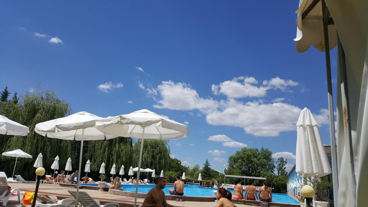 Complex Racic Hotel Voyvodinovo Exterior photo